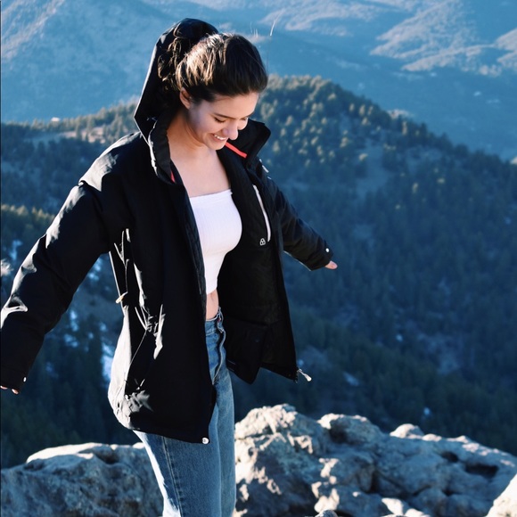 Meet your Posher, Nicole - Picture 2 of 3